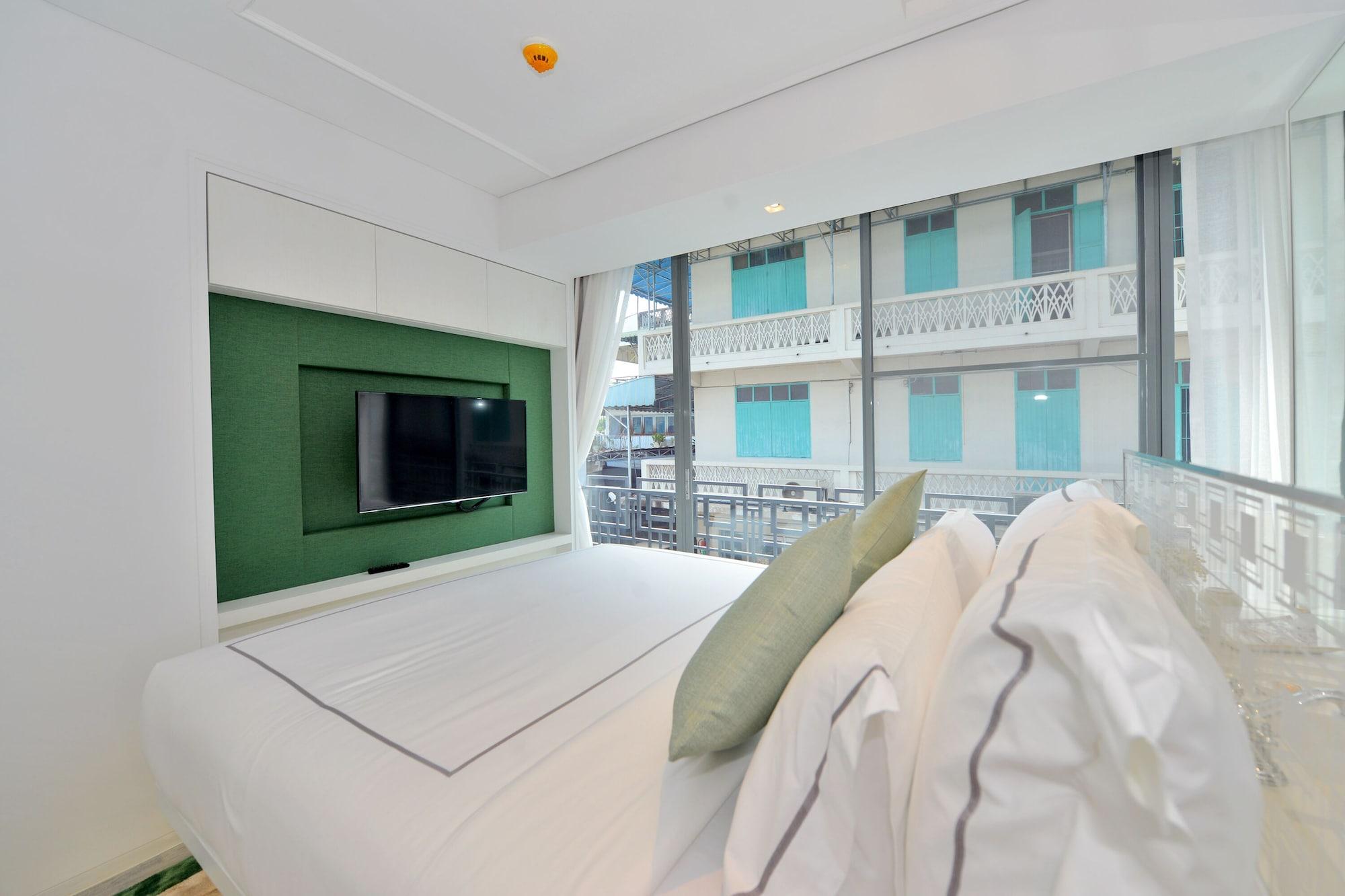 Khách sạn Riva Arun Bangkok