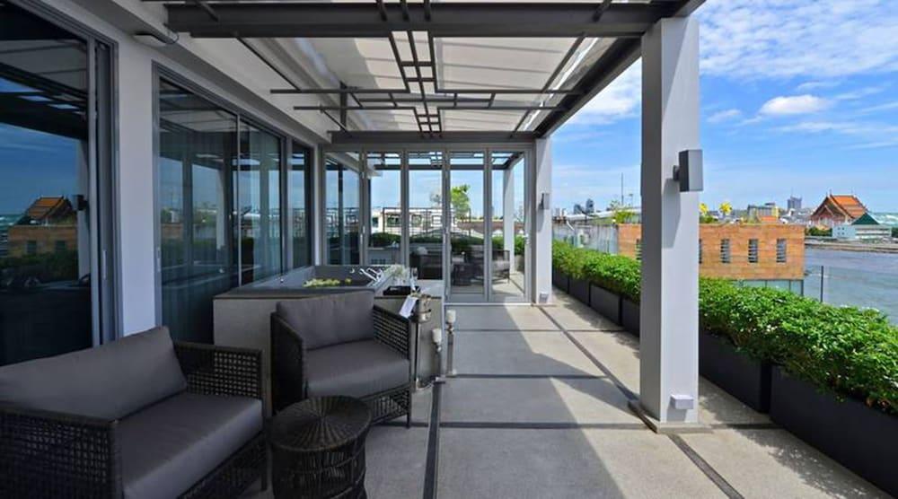 Khách sạn Riva Arun Bangkok